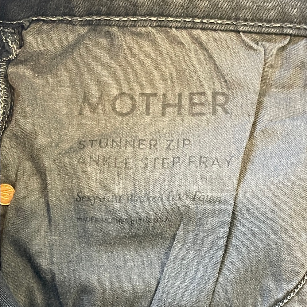 MOTHER Stunner Zip Ankle Fray Jeans – Size 31, High Rise Charcoal Distressed NWT - Picture 4 of 14